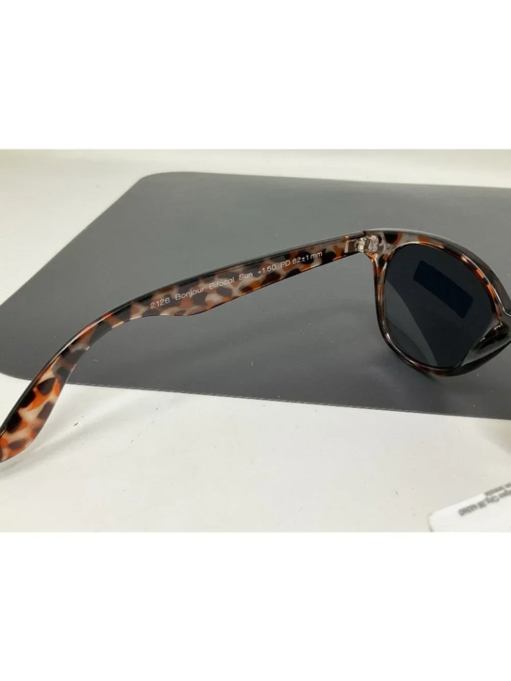 Peepers frame very